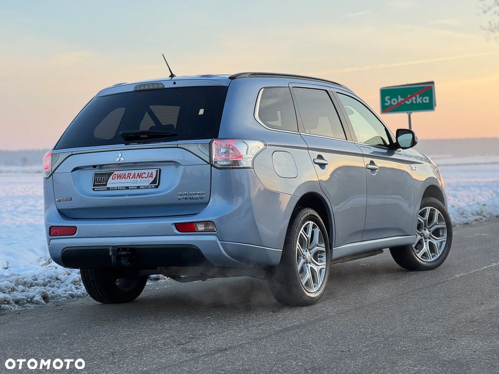 Mitsubishi Outlander 2.0 4WD Top - 14