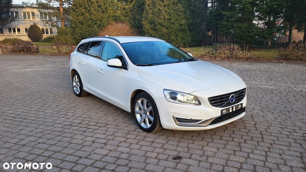 Volvo V60 D4 Summum - 2