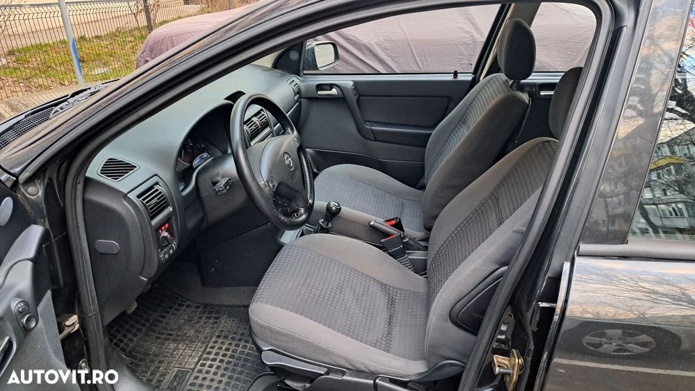 Opel Astra 1.6 - 5