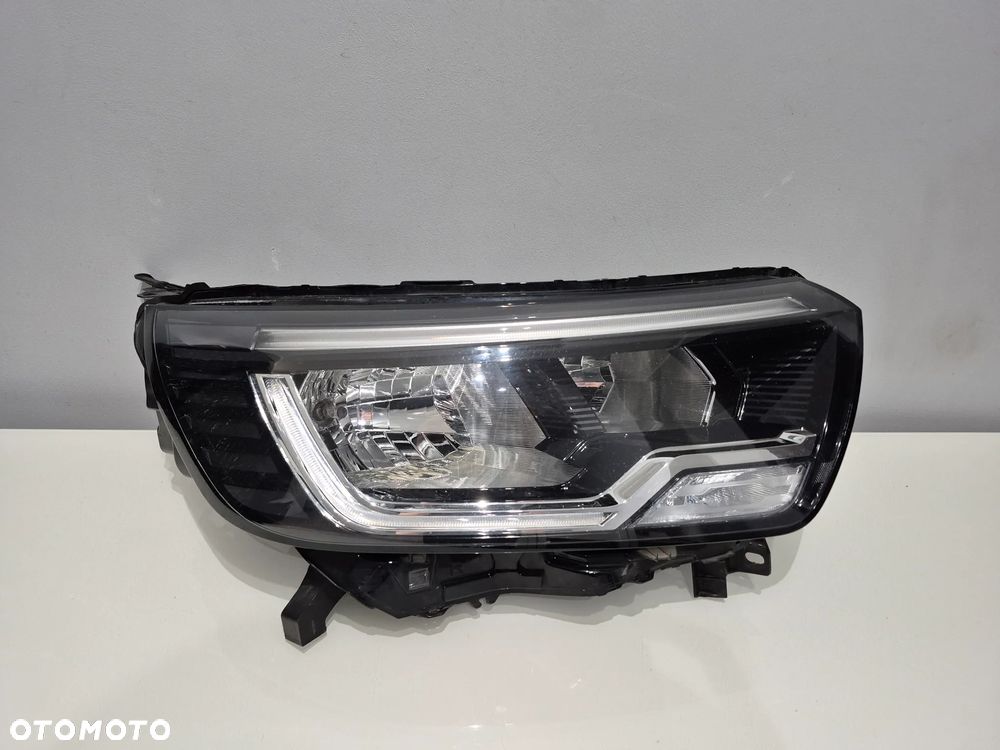 Renault Kangoo III 21- Lampa reflektor LED prawy przód 6PIN Europa oryginalny - 1