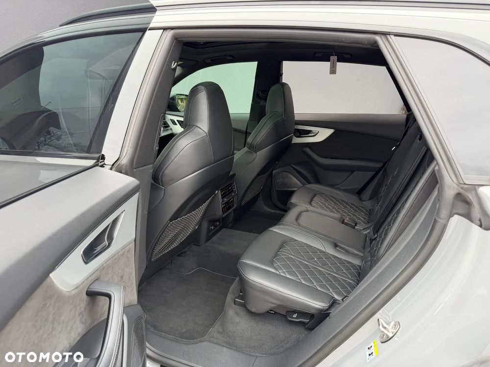Audi SQ8 - 11