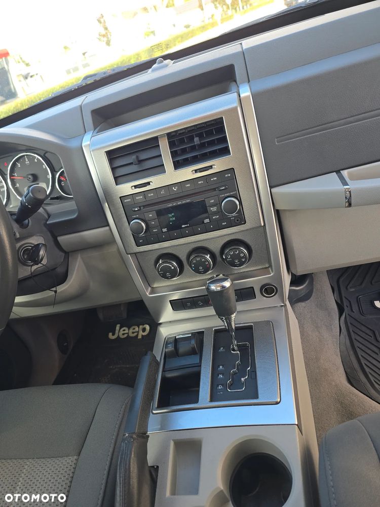 Jeep Cherokee - 9