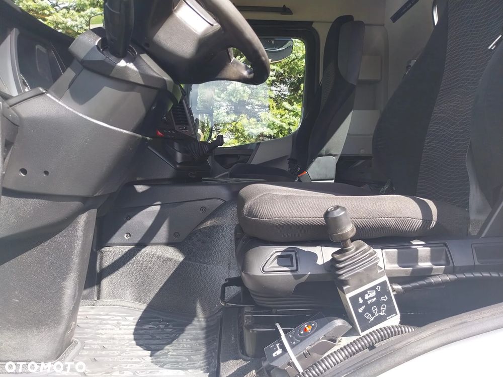 Mercedes-Benz 3-str. wywrotka z PALFINGER PK 19001 - 11