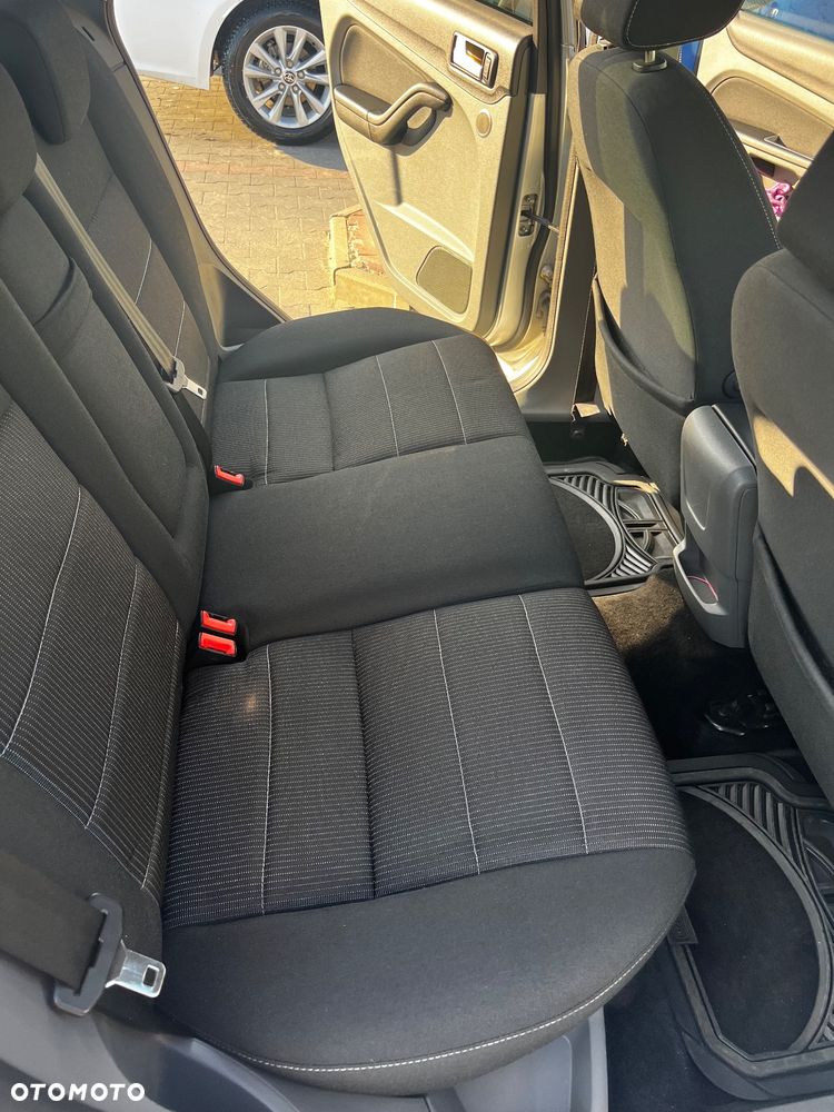 Ford Focus 1.6 16V Ambiente - 20