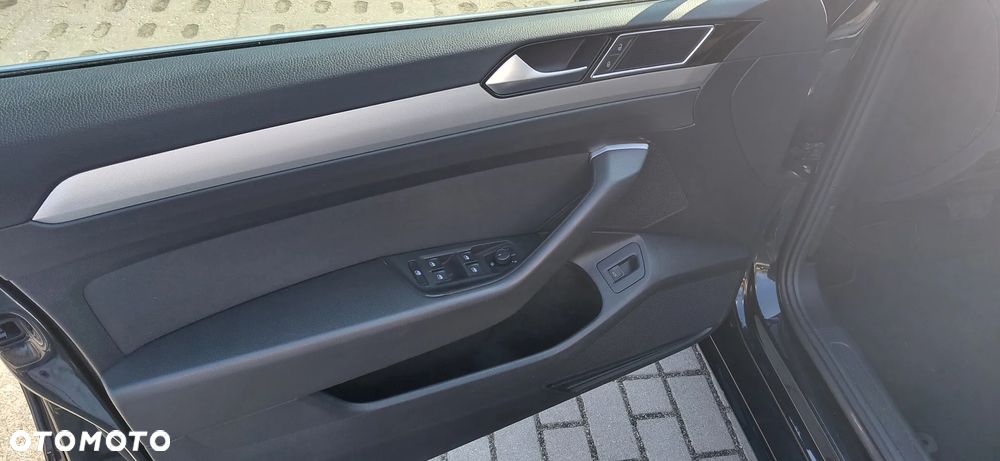 Volkswagen Passat - 6