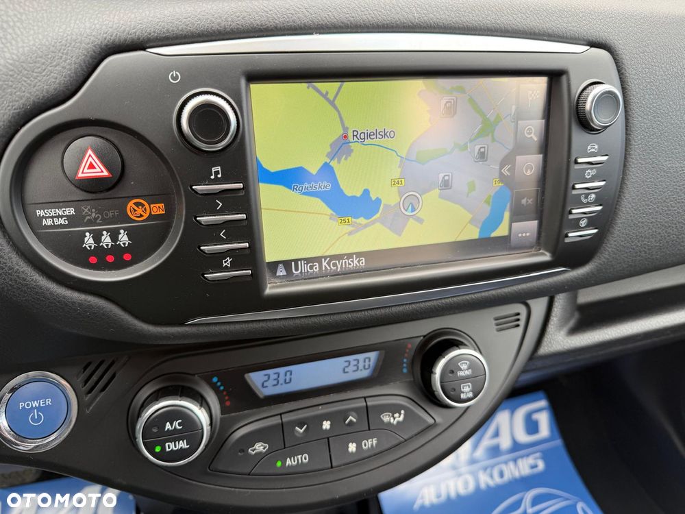 Toyota Yaris Hybrid 100 Active EU6 - 27