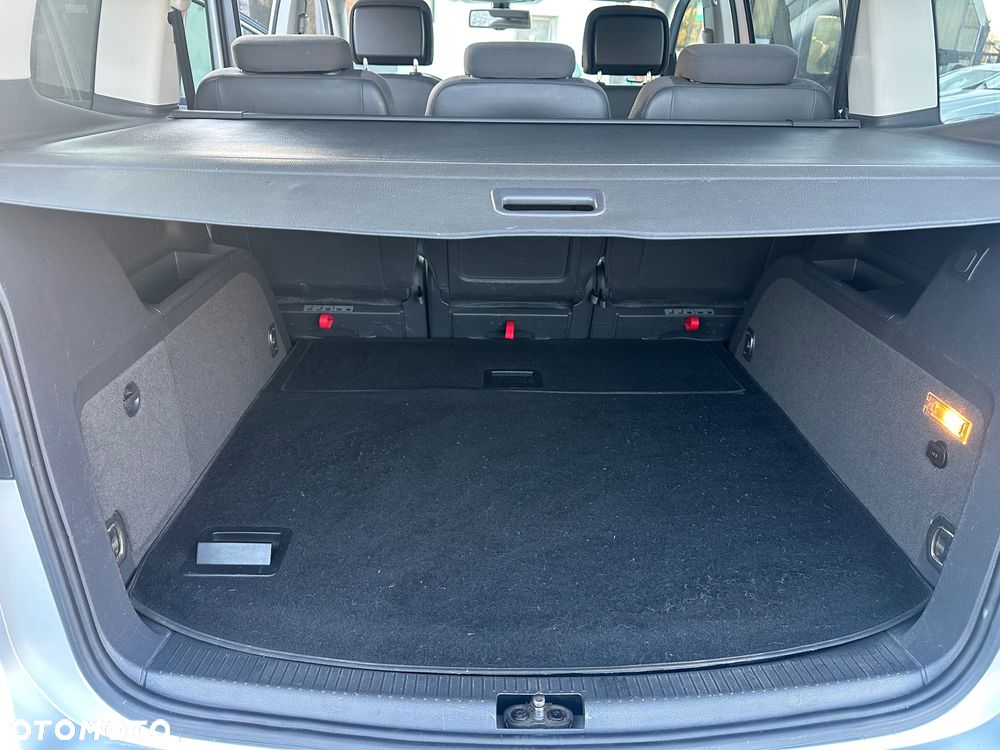 Volkswagen Touran 1.2 TSI Life - 16