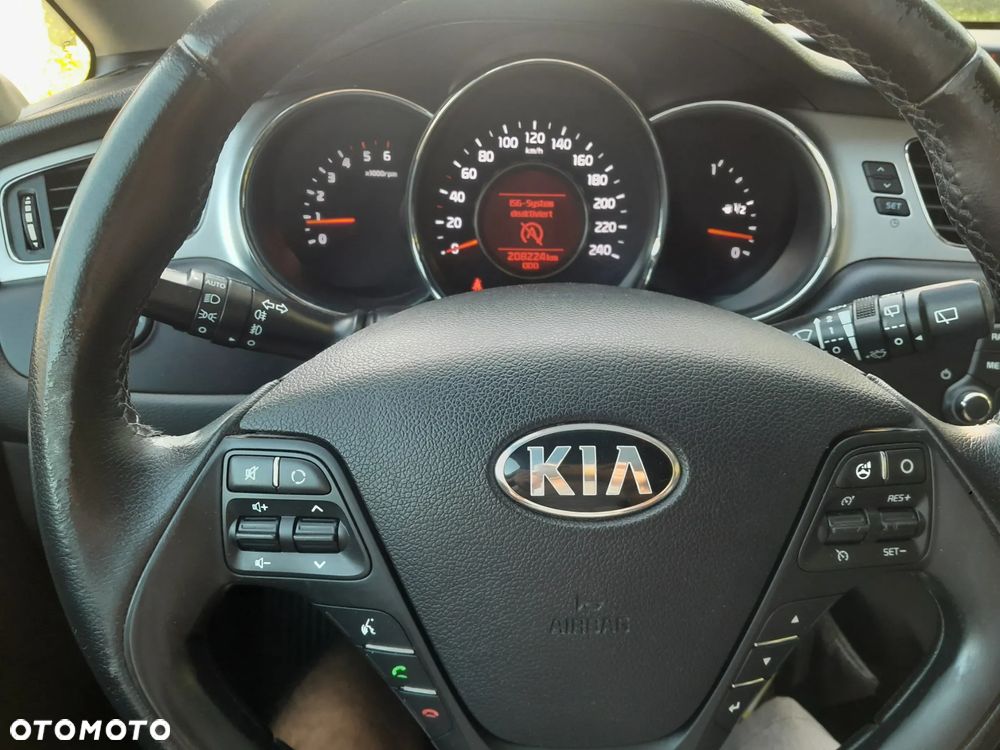 Kia Ceed 1.6 CRDi 128 Dream-Team Edition - 8