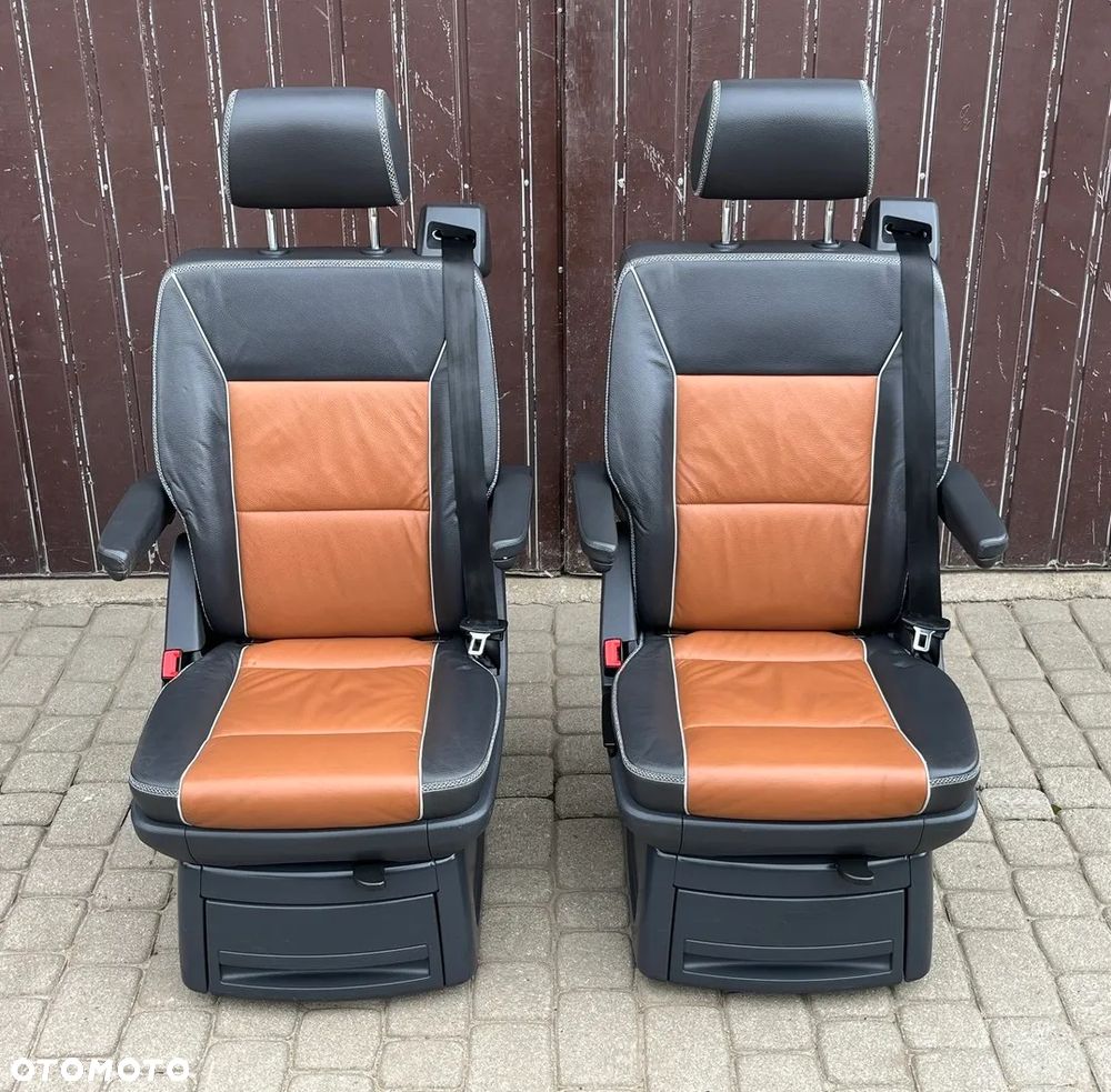 FOTEL OBROTOWY KAPITAŃSKI TYŁ TYLNY DRUGI RZĄD 2 SKÓRA ANTRACYT TEAK VW T5 LIFT T6 CALIFORNIA MULTIVAN PAN AMERICANA - 1