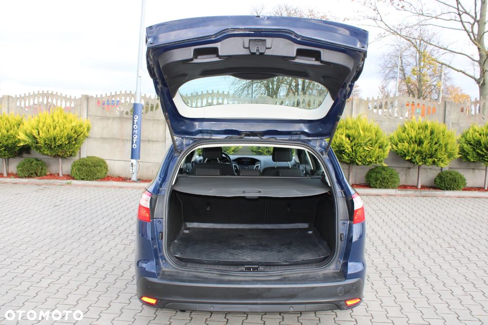 Ford Focus 1.6 Ambiente - 32