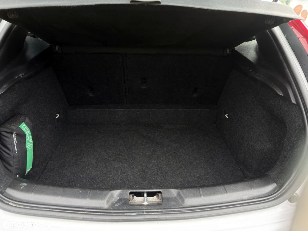 Volvo V40 Cross Country D3 Summum - 12