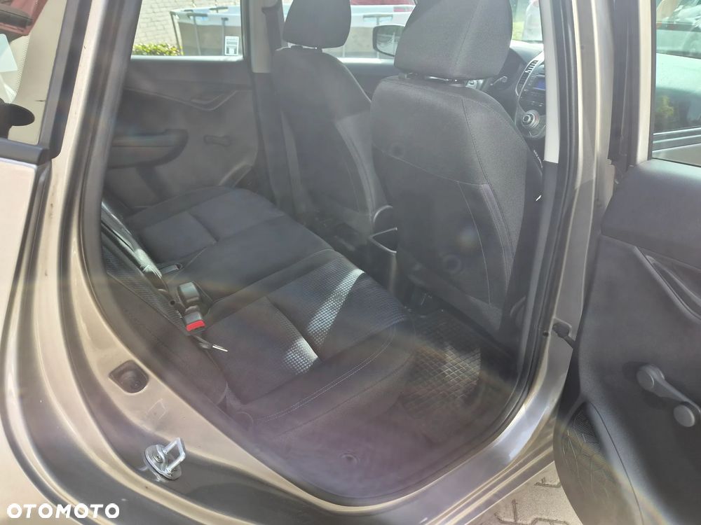 Hyundai ix20 - 24