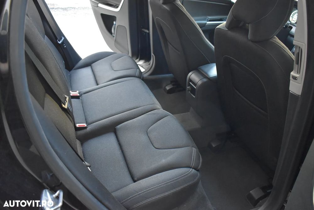 Volvo XC 60 D3 Momentum - 17