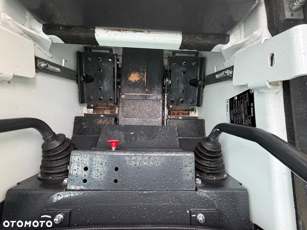 Bobcat S70 - 33