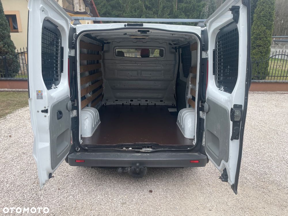 Opel Vivaro - 11