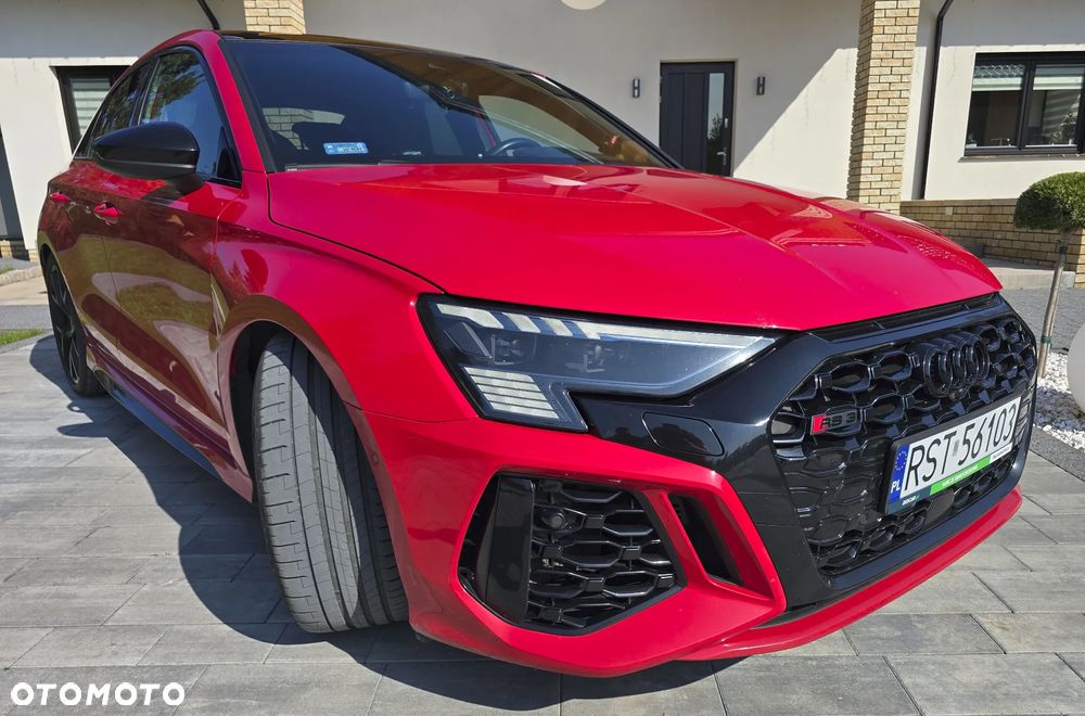 Audi RS3 Limousine - 1