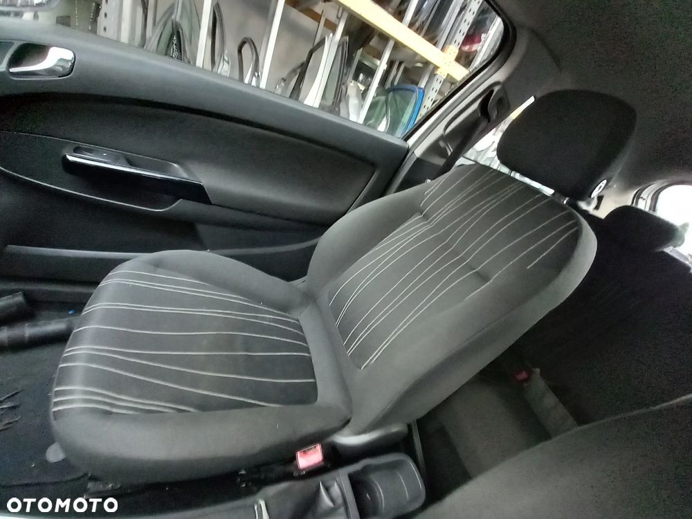 OPEL CORSA D FOTELE KANAPA KOMPLET 3 DRZWI - 4