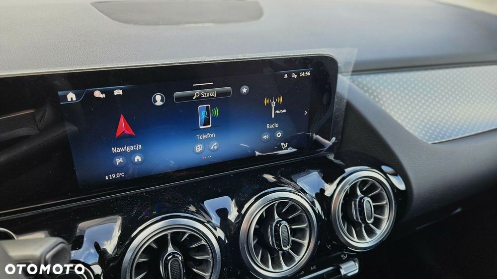 Mercedes-Benz GLA - 15