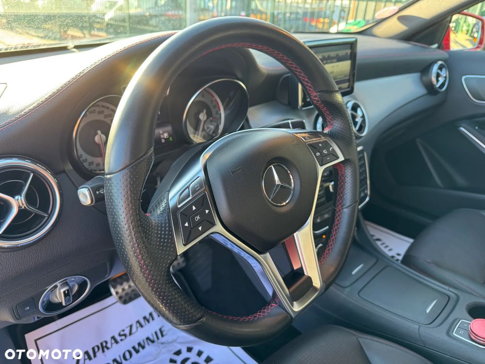 Mercedes-Benz GLA 250 4Matic 7G-DCT AMG Line - 25