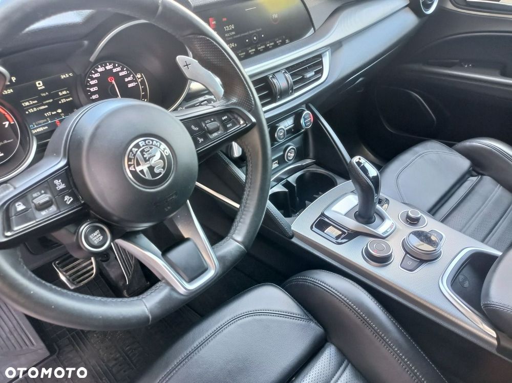 Alfa Romeo Stelvio - 18