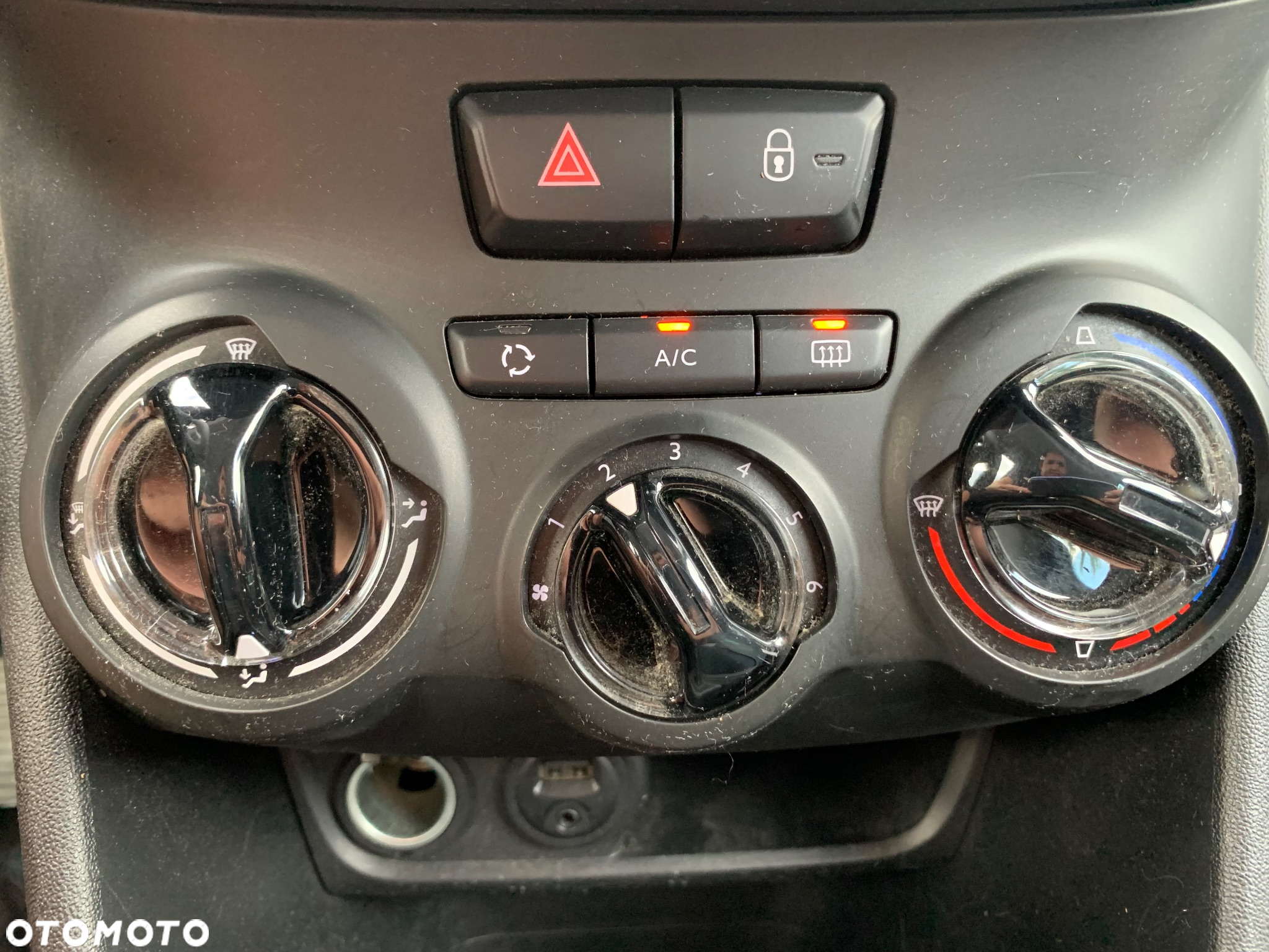 Peugeot 208 1.2 PureTech Allure - 19