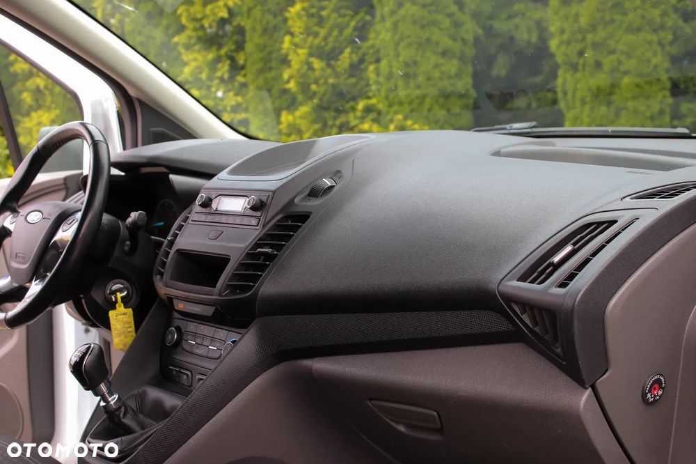 Ford Connect MAX - 20