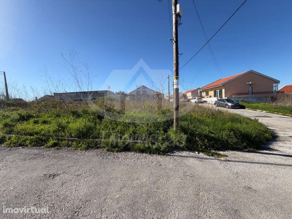 Terreno de gaveto com 224 m² no Alto de São Lourenço, Santa Iria de... - Grande imagem: 4/7