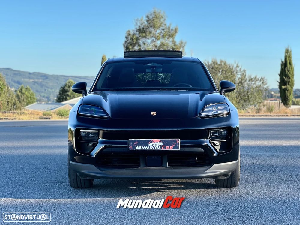 Porsche Macan Electric 4 - 7