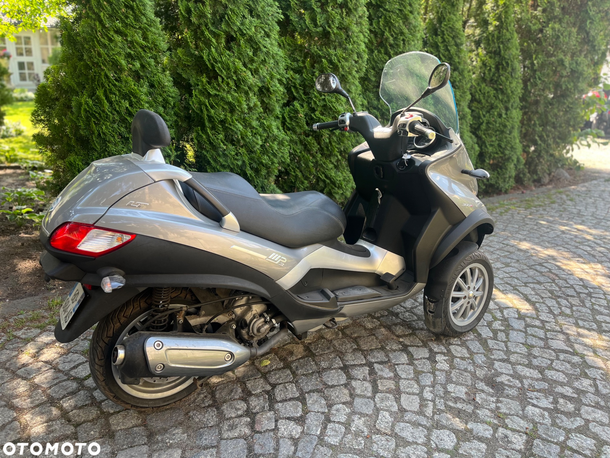 Piaggio MP-3 - 6
