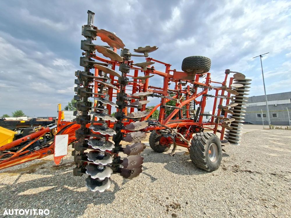 Kuhn Performer 6000 cultivator cu discuri si dinti