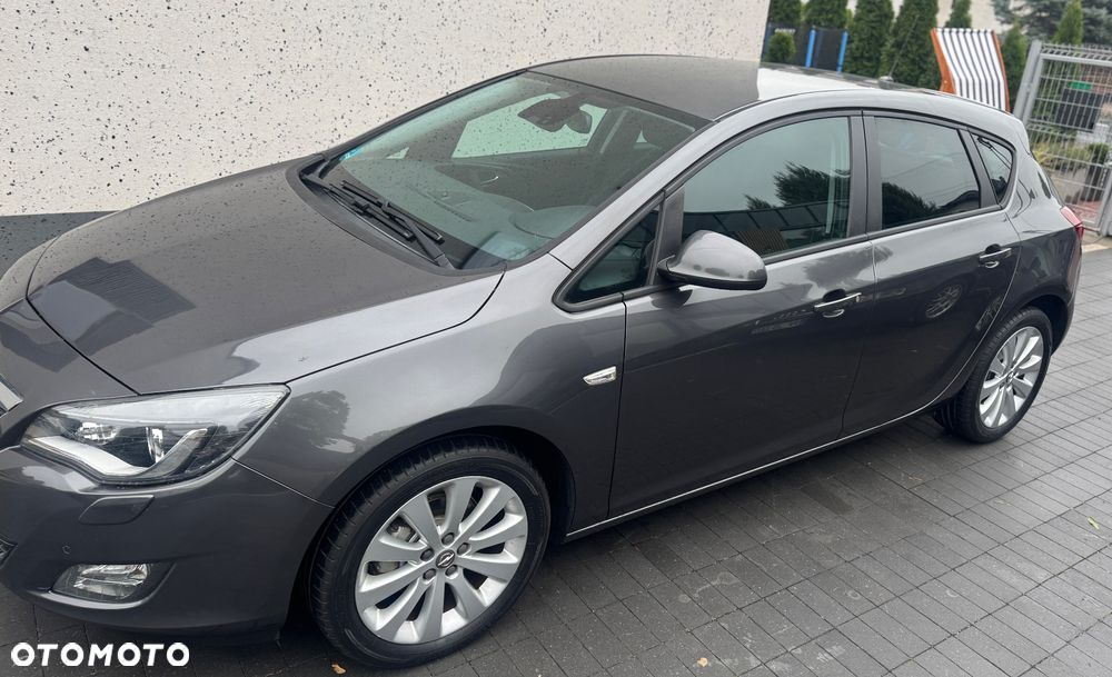 Opel Astra 1.4 Turbo Exklusiv - 2