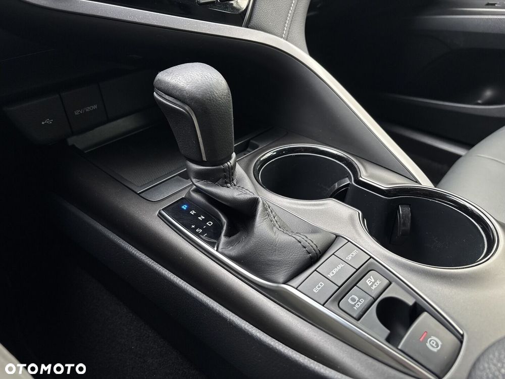 Toyota Camry 2.5 Hybrid Prestige CVT - 29