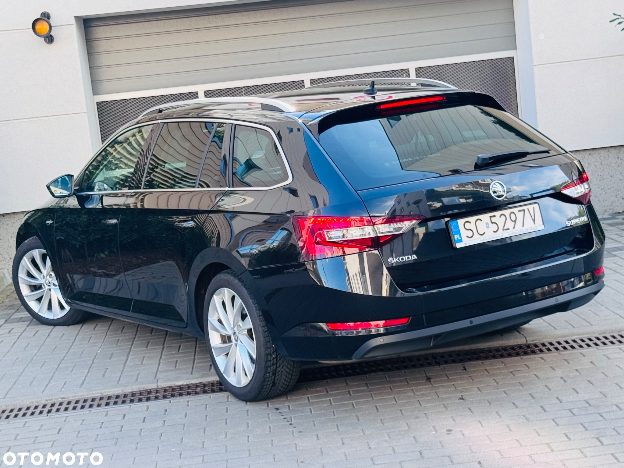 Skoda Superb 2.0 TDI L&K DSG - 9