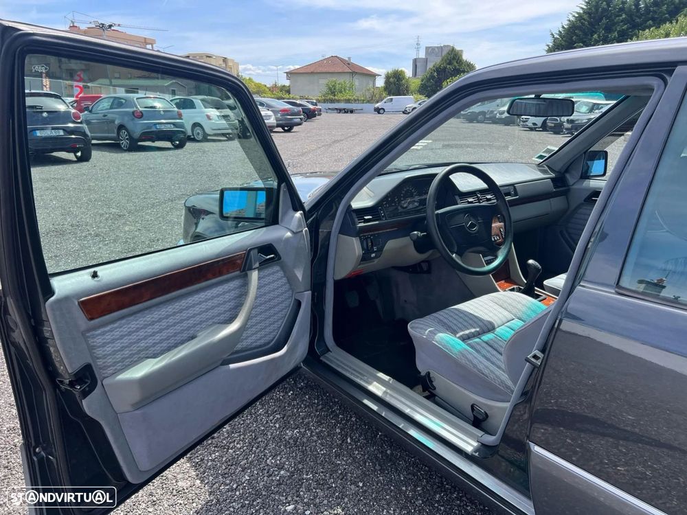 Mercedes-Benz E 280 Classic - 23