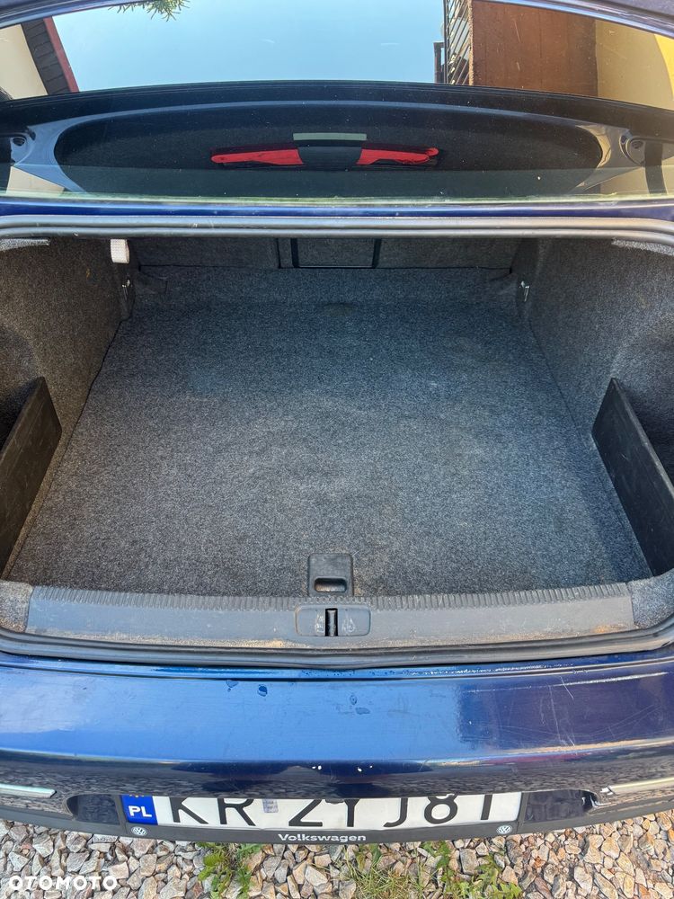 Volkswagen Passat - 15