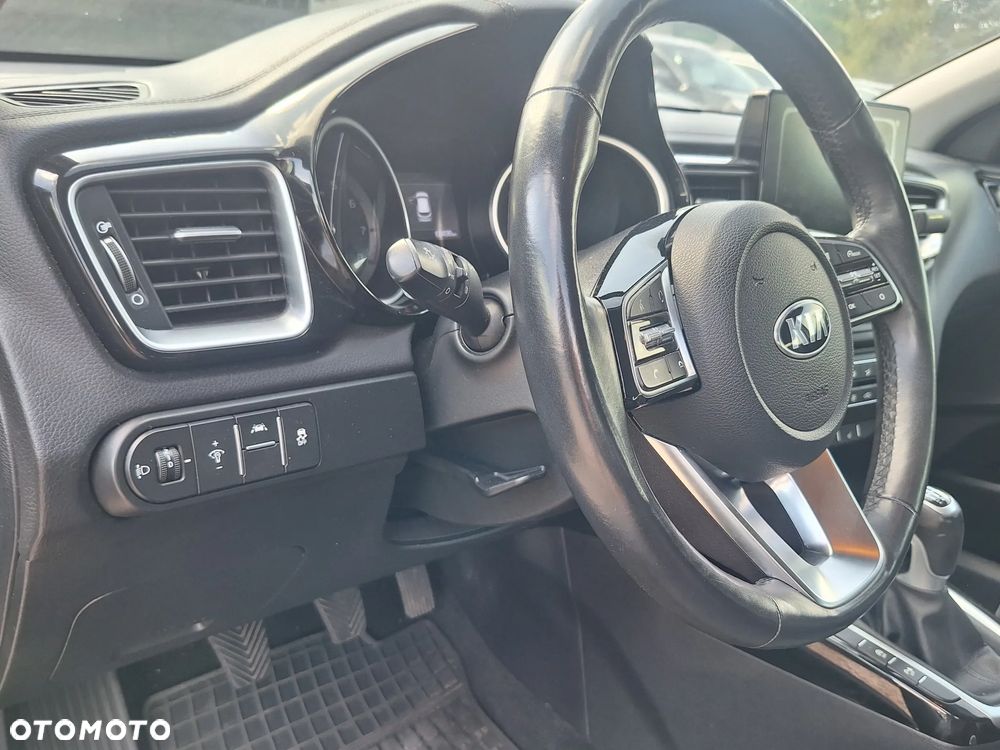 Kia Ceed 1.4 T-GDI OPF Platinum Edition - 9