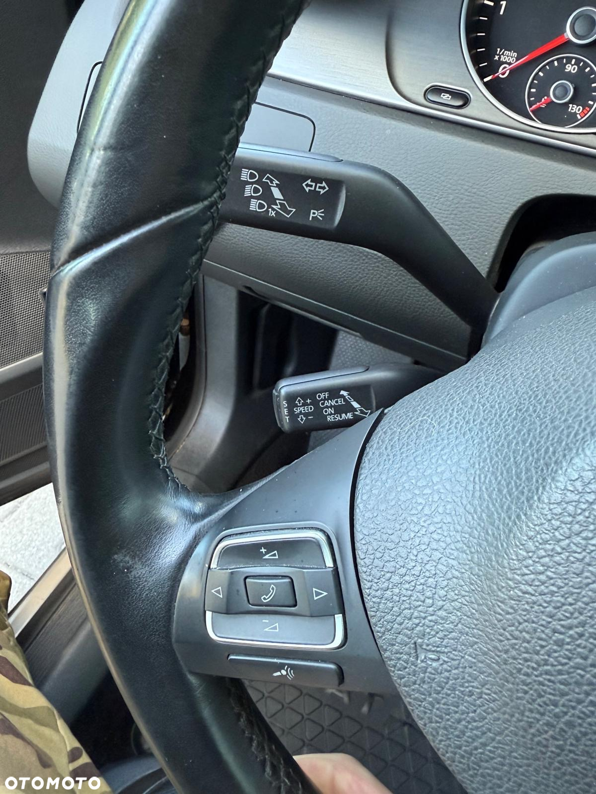 Volkswagen Passat 2.0 TDI DPF Highline - 9