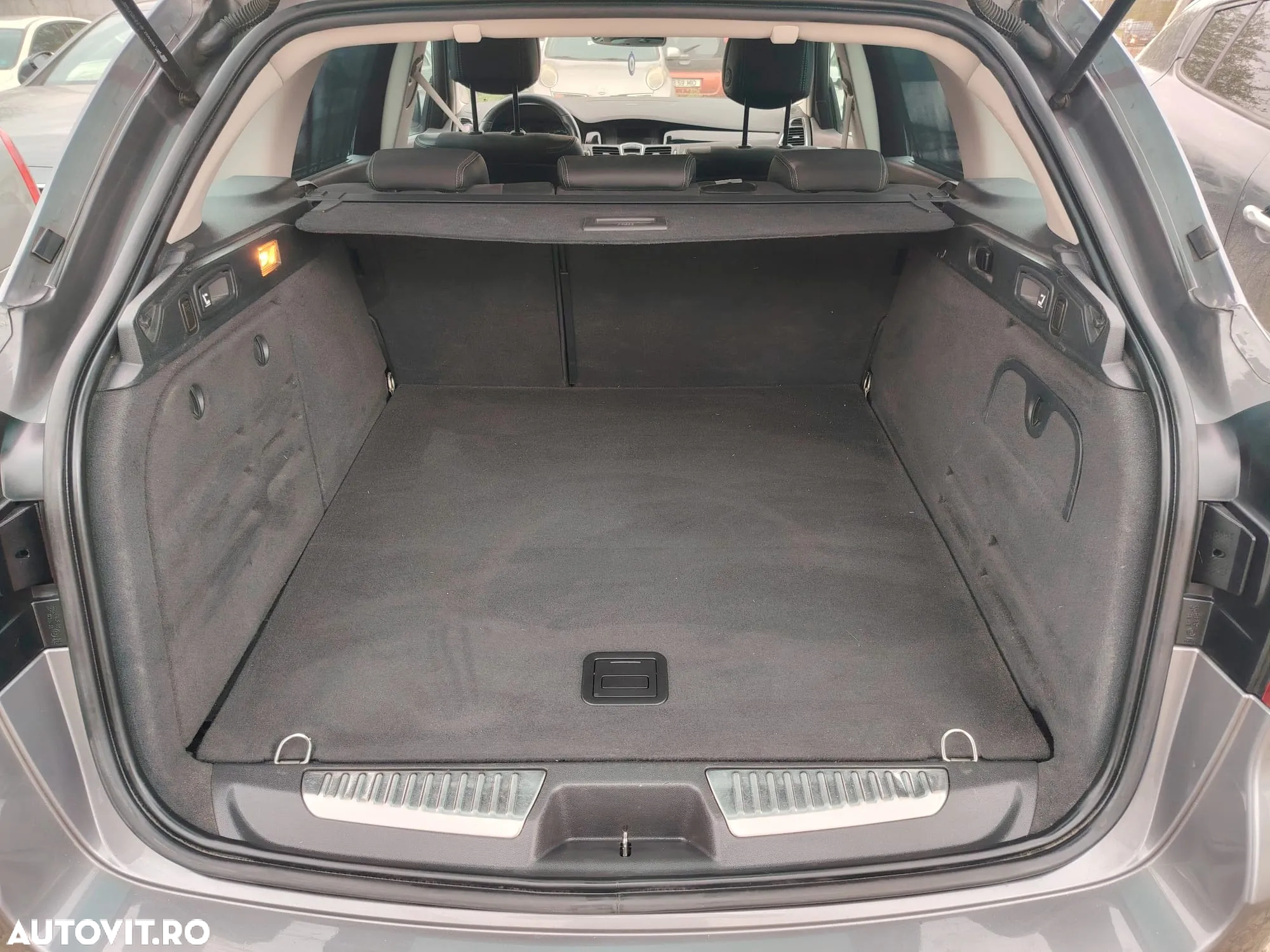 Renault Laguna dCi 150 FAP Start-Stop Bose Edition - 12
