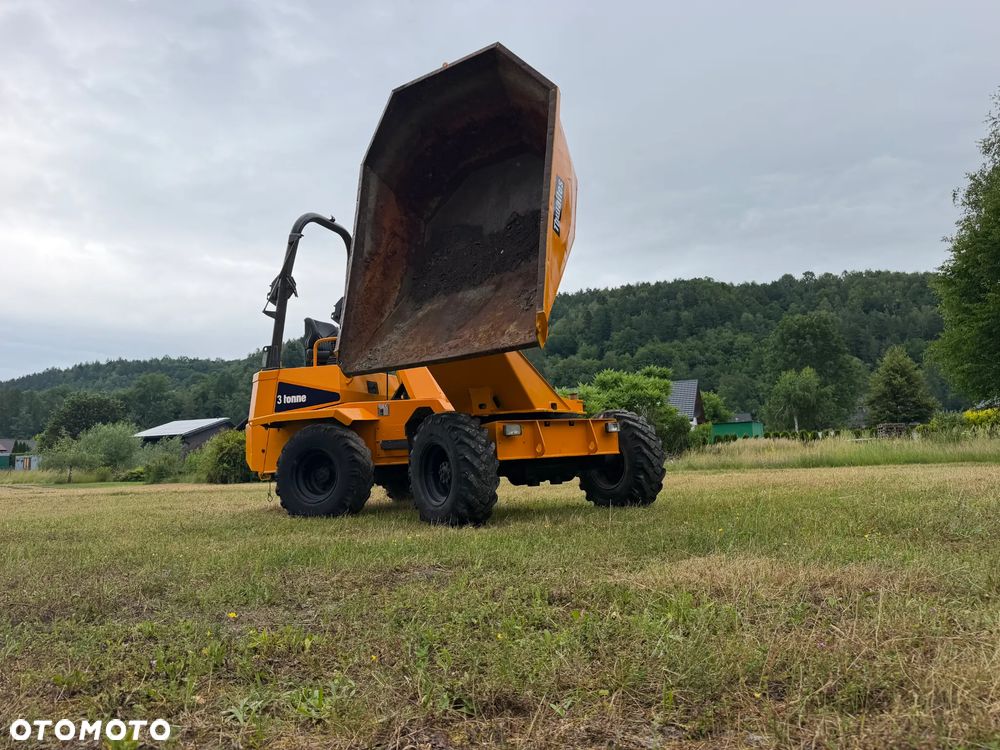Thwaites MACH Wozidło Budowlane-Rolnicze. Wózek z Obrotową Kolebą. 3 tony ładowność. 4x4. Silnik YANMAR 4 cylindry 50 km. Jazda 3 prędkości. Maszyna w ładnym stanie z Norweskiego Gospodarstwa! Ani deka luzów i wycieków! Pełny Oryginał. Hamulce brzytwa. Serwisy w DEKRA. Maszyna Woziła lekkie ładunki. Wielka Okazja. Wszystko w pełnym Oryginale. Opony Oryginał. Oświetlenie Fabryczne!  Mocny Silnik 4 cylindry. OKAZJA TANIO - 25