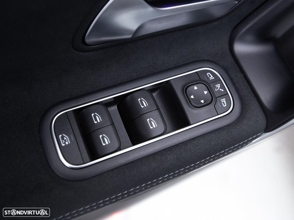 Mercedes-Benz CLA 250 e Shooting Brake AMG Line - 16