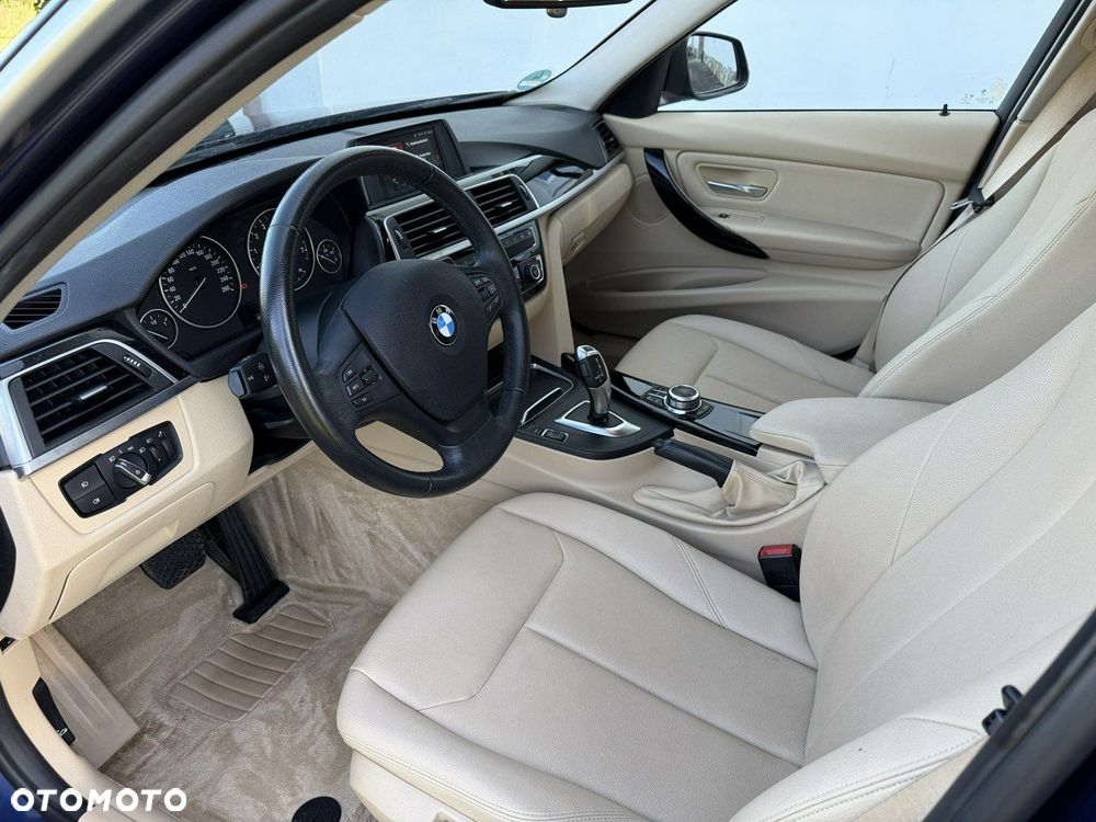 BMW Seria 3 320i Luxury Line - 39