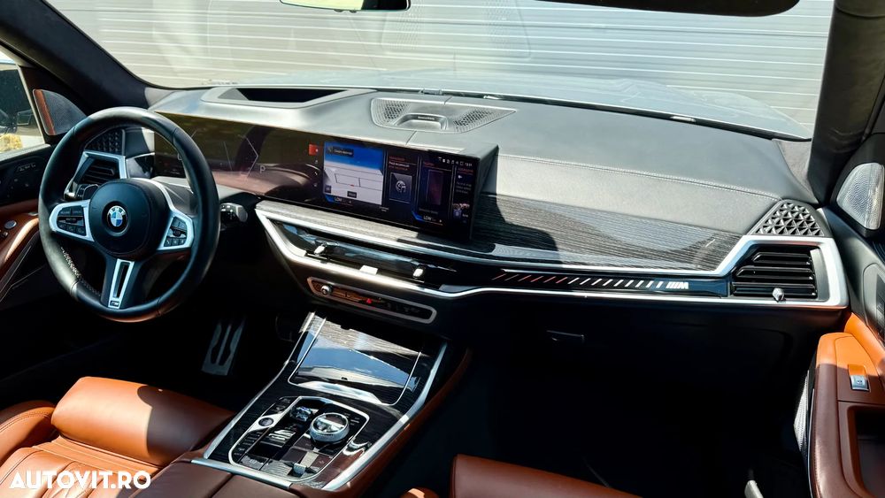 BMW X7 M60i xDrive AT MHEV - 13