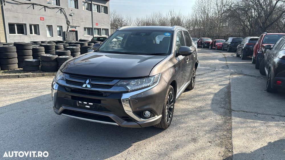 Dezmembrez / Dezmembrari / Piese /Mitsubishi Outlander 3 2017 - 2