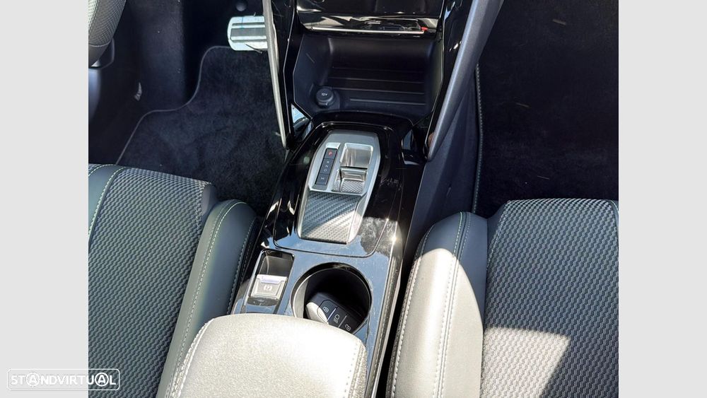 Peugeot 2008 1.2 Hybrid GT e-DCS6 - 21