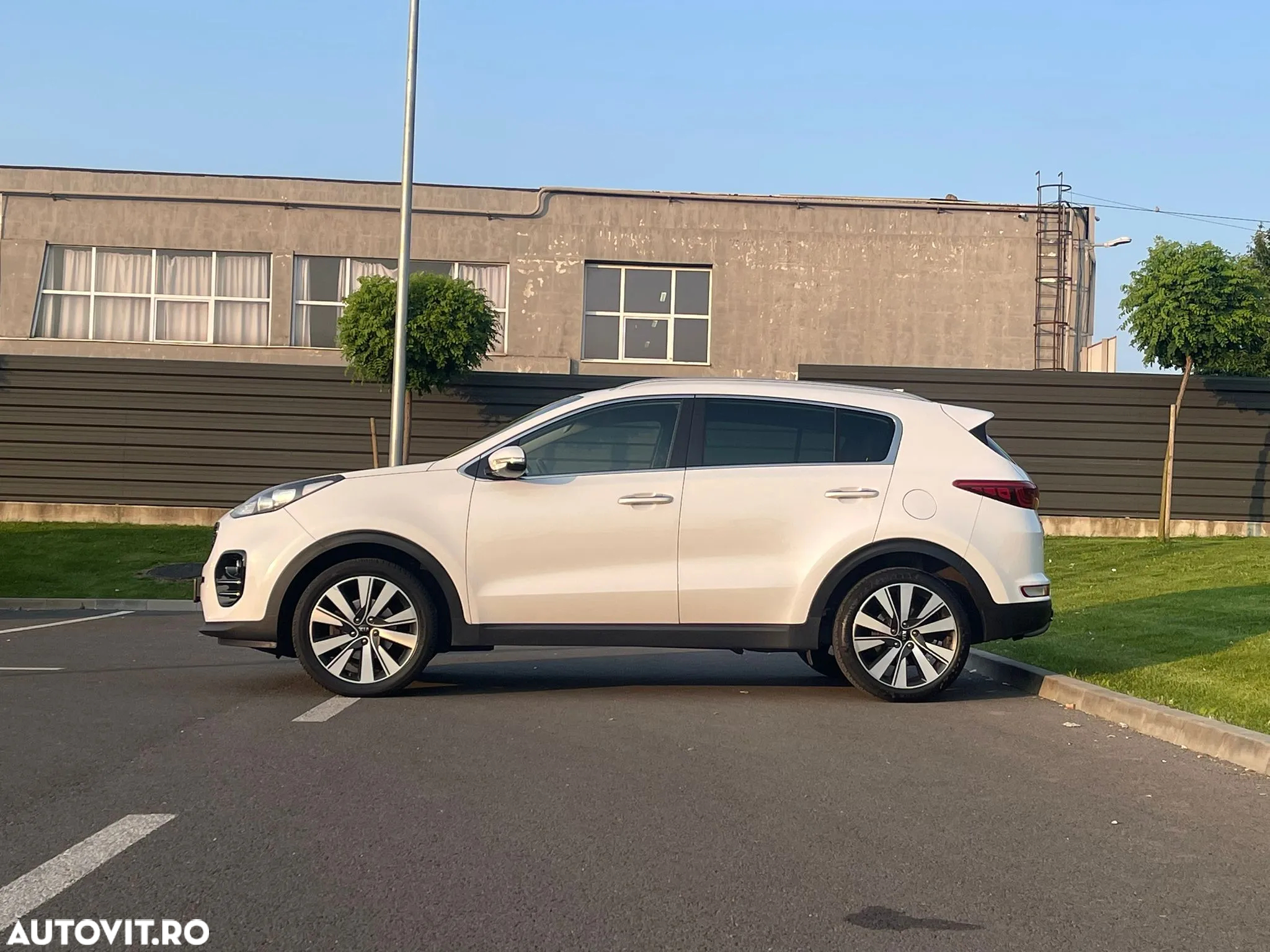 Kia Sportage 1.7 CRDI 2WD Dream-Team Edition - 33