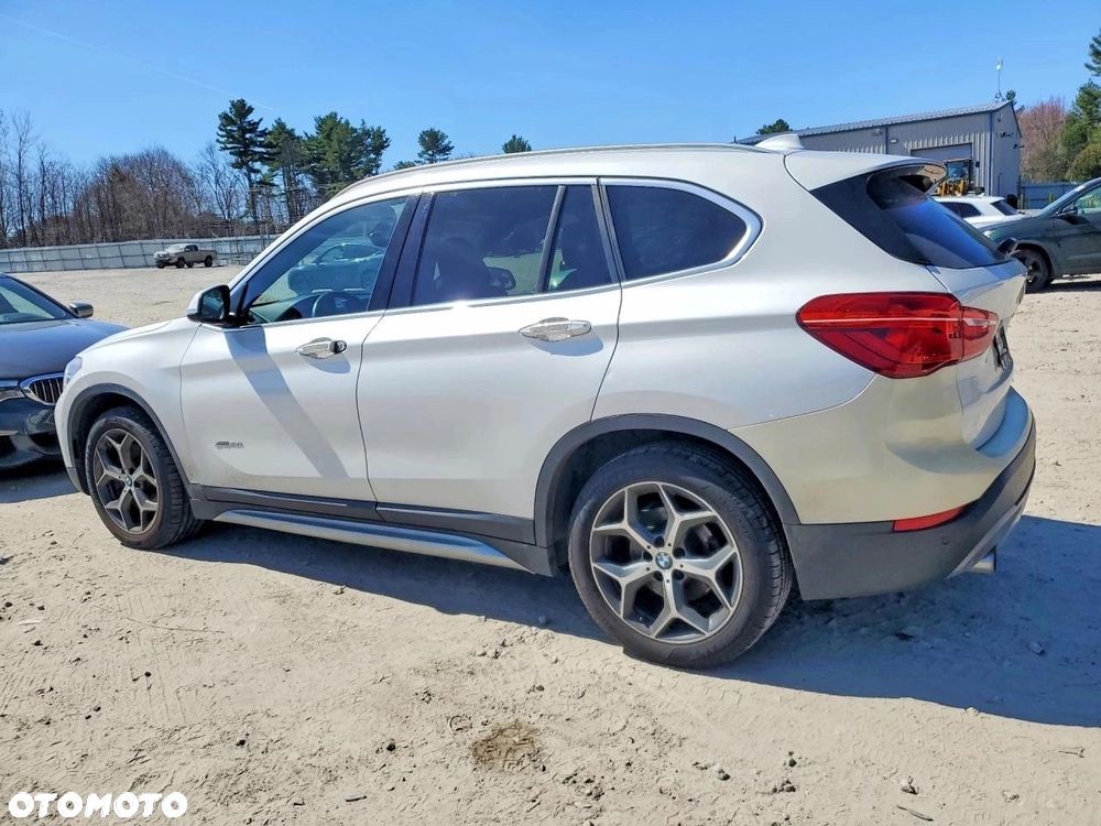 BMW X1 xDrive25i xLine sport - 4