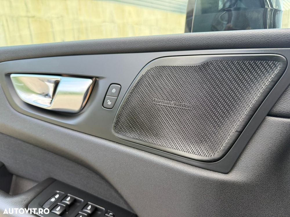 Volvo XC 60 T6 AWD Recharge Geartronic Inscription Expression - 13