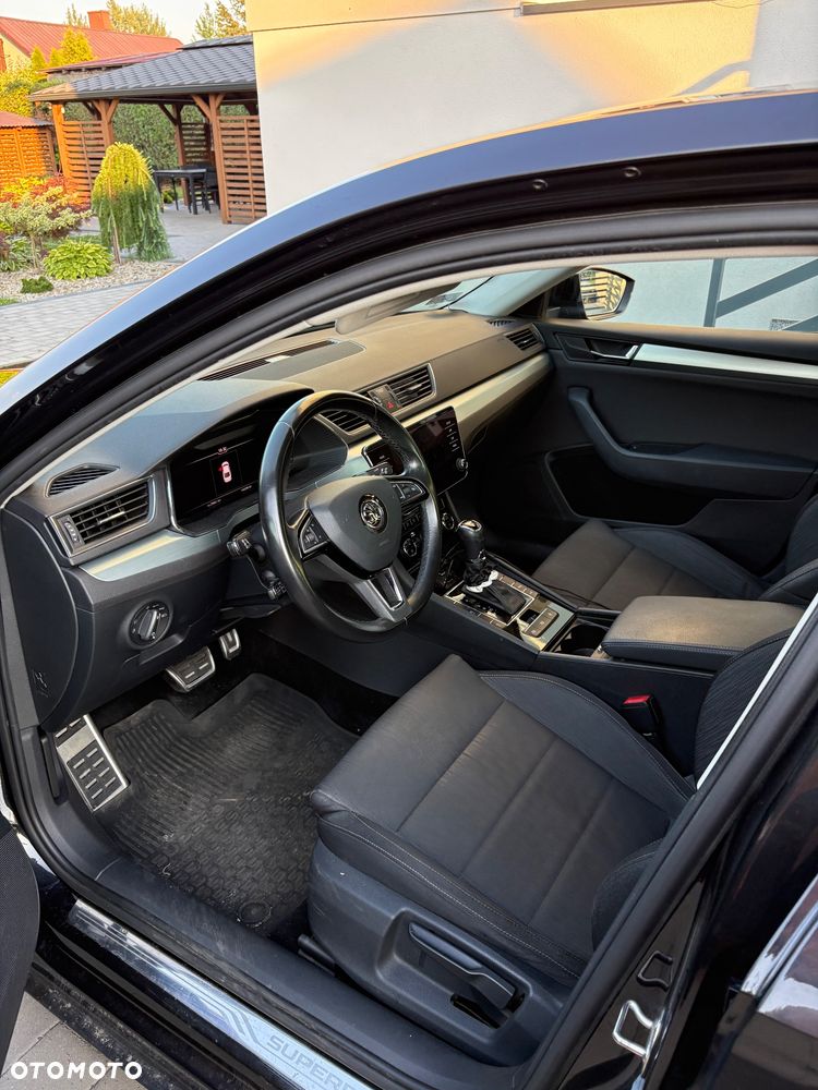 Skoda Superb 2.0 TDI Ambition DSG - 8