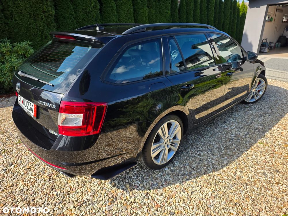 Skoda Octavia 2.0 TDI DSG RS - 9