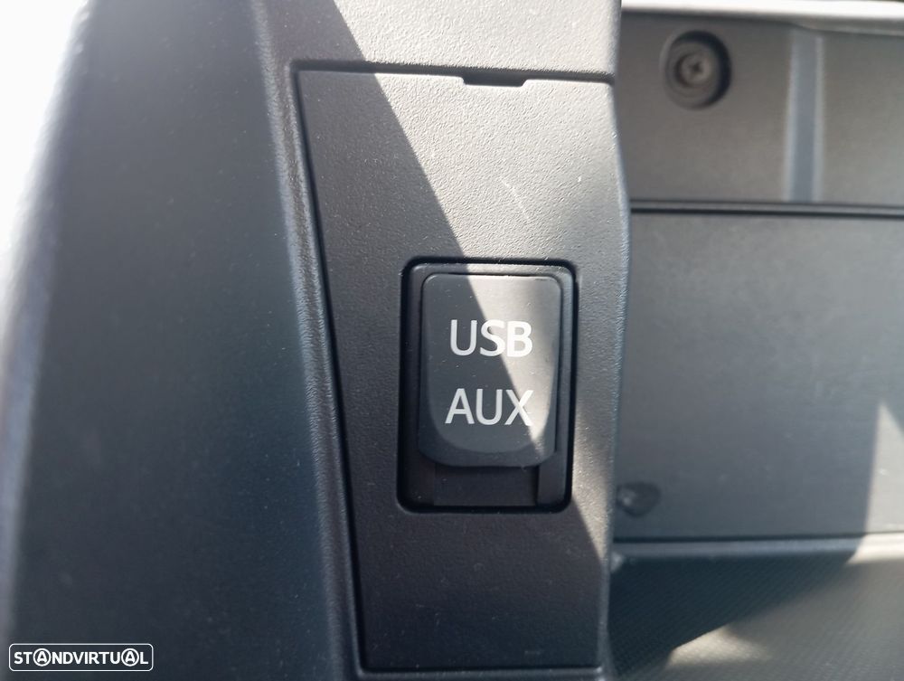Toyota Auris 1.33 VVT-i AC - 11